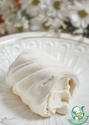 Пирожное-рулет безе Пирожное-рулет безе