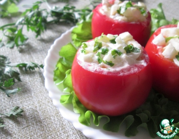 Помидоры, фаршированные огуречно-яблочным салатом Помидоры, фаршированные огуречно-яблочным салатом