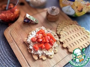 Рийет из тунца с помидорной сальсой