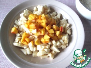 Салат с заправкой из сметаны и киви Салат с заправкой из сметаны и киви