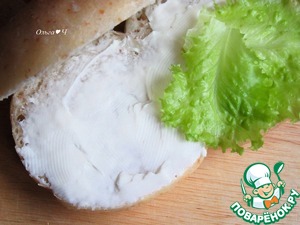 Сэндвич в булочке "Поделись с другом" Сэндвич в булочке "Поделись с другом"