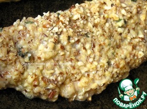 Шницель с мятой, миндалем и кедровыми орешками