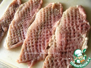 Шницель с мятой, миндалем и кедровыми орешками