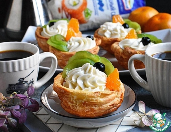 Слоеные корзиночки с чизкейком Слоеные корзиночки с чизкейком