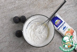 Сырно-йогуртовое мороженое с лавандой Сырно-йогуртовое мороженое с лавандой