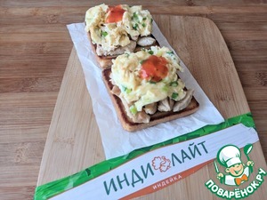 Техасские тосты с индейкой и яичницей