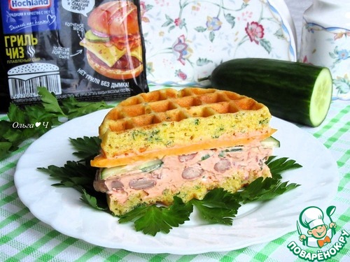 Томатно-сырный сэндвич с фасолью