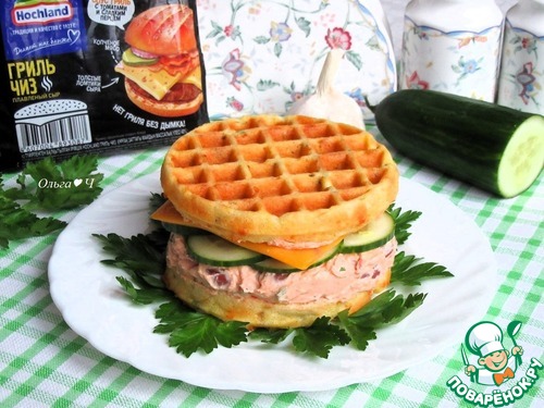 Томатно-сырный сэндвич с фасолью