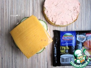 Томатно-сырный сэндвич с фасолью