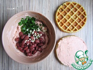 Томатно-сырный сэндвич с фасолью