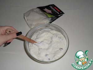 Творожный десерт с полентой и изюмом