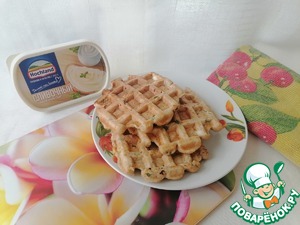 Вафли с яйцом и зеленым луком Вафли с яйцом и зеленым луком