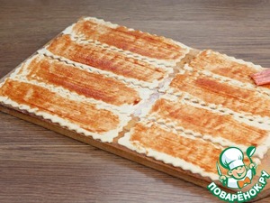 Закусочные слойки с копчено-вареным беконом