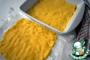 Запеченная полента с мясным соусом Запеченная полента с мясным соусом