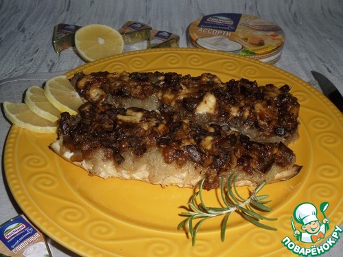 Запеченная скумбрия с овощами и сыром