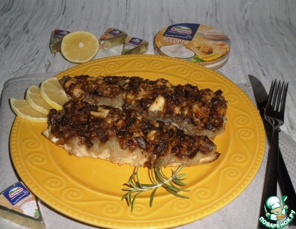 Запеченная скумбрия с овощами и сыром