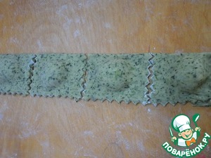 Зеленые равиоли с чесночным соусом Зеленые равиоли с чесночным соусом