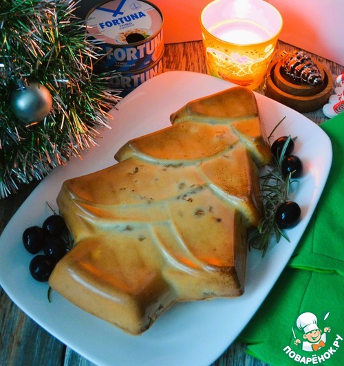 Заливной пирог с тунцом и жареным луком