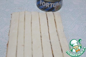 Слойки "Елочки" с тунцом Слойки "Елочки" с тунцом