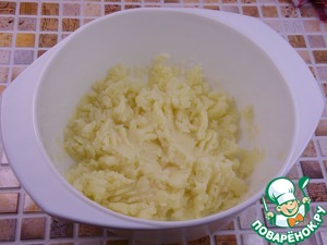 Картофельный пирог с фаршированными тунцом черри Картофельный пирог с фаршированными тунцом черри