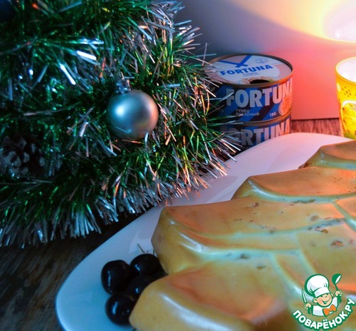 Заливной пирог с тунцом и жареным луком