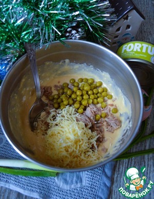 Сырные кексы с тунцом и горошком