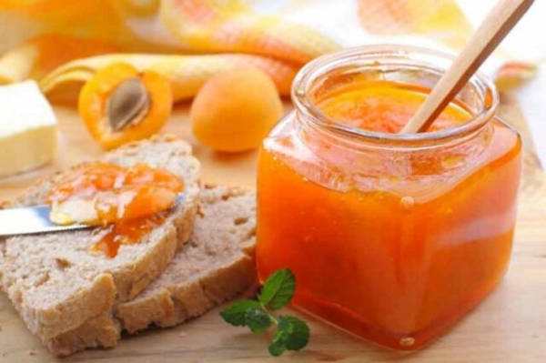 Абрикосово-лимонное варенье с миндалем в мультиварке