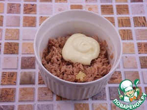 Картофельный пирог с фаршированными тунцом черри Картофельный пирог с фаршированными тунцом черри