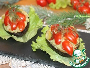 Авокадо, фаршированный тунцом и вяленым перцем Авокадо, фаршированный тунцом и вяленым перцем