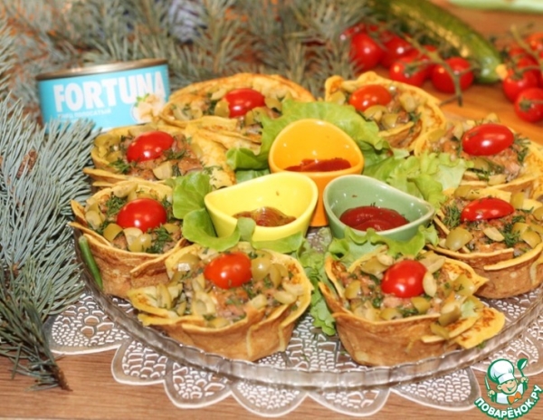 Блинные корзиночки с начинкой из тунца