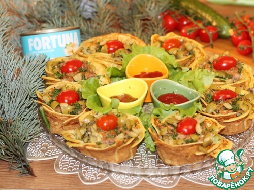 Блинные корзиночки с начинкой из тунца