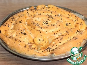 Блинный пирог с тунцом