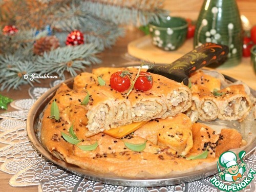 Блинный пирог с тунцом