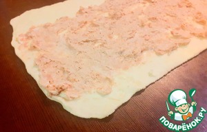 Слоеные "улитки" с тунцом