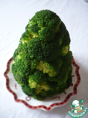 Елка из овощей и тунца Елка из овощей и тунца