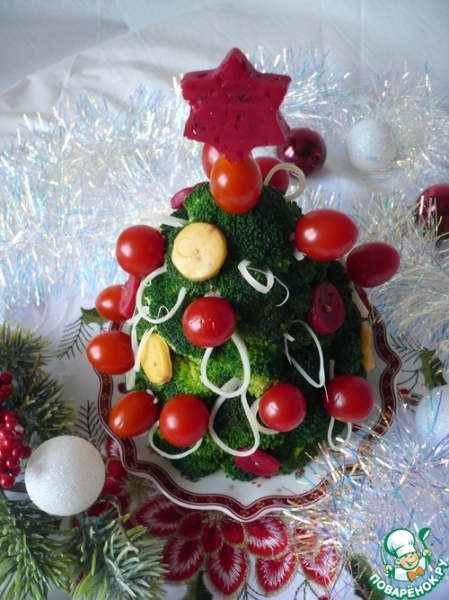 Елка из овощей и тунца Елка из овощей и тунца