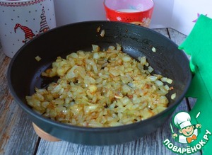 Заливной пирог с тунцом и жареным луком