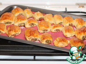 Мини-слойки с тунцом и оливками