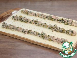 Мини-слойки с тунцом и оливками