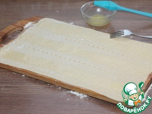 Мини-слойки с тунцом и оливками