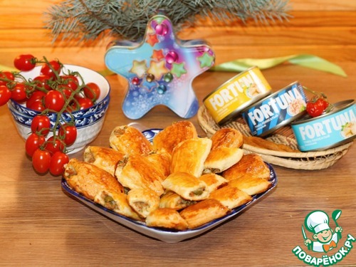 Мини-слойки с тунцом и оливками