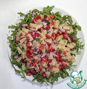 Острый салат с ананасом и фетой