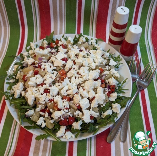 Острый салат с ананасом и фетой