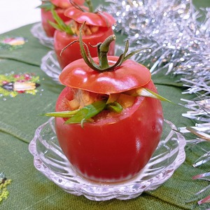 Помидоры, фаршированные тунцом Помидоры, фаршированные тунцом