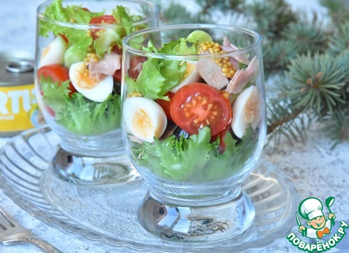 Порционный салат с тунцом