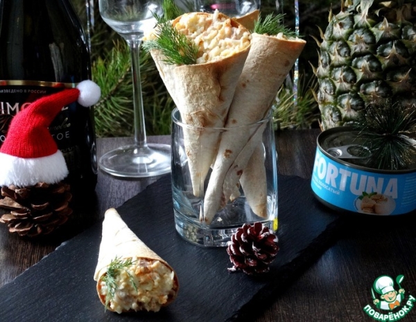 Рожок из лаваша с салатом "Мимоза"