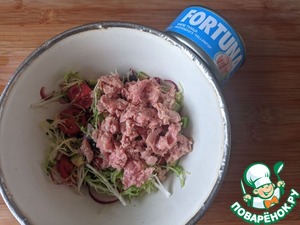 Салат из тунца с имбирной заправкой Салат из тунца с имбирной заправкой