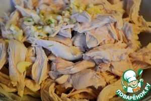 Салат "Изумрудный" с грецкими орехами