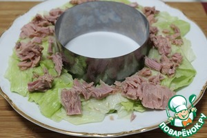 Салат "Рождественский венок" с тунцом Салат "Рождественский венок" с тунцом