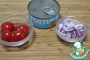 Салат "Рождественский венок" с тунцом Салат "Рождественский венок" с тунцом